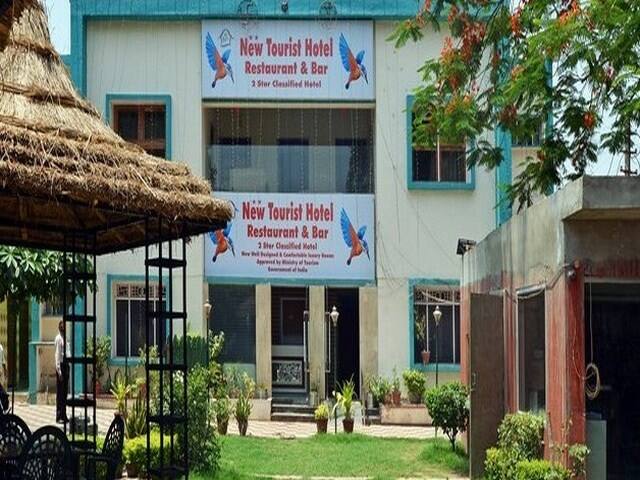 New Tourist Hotel, Alwar 4